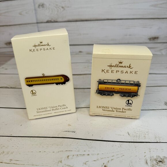 Hallmark Keepsake Lionel Union Pacific Streamliner Buffet Coach & Veranda Tender - Picture 2 of 11